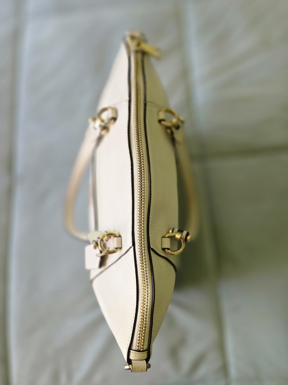 EUC Coach Prairie Satchel In Polished Pebble Leather - Chalk White, Style 58874 - Picture 11 of 16